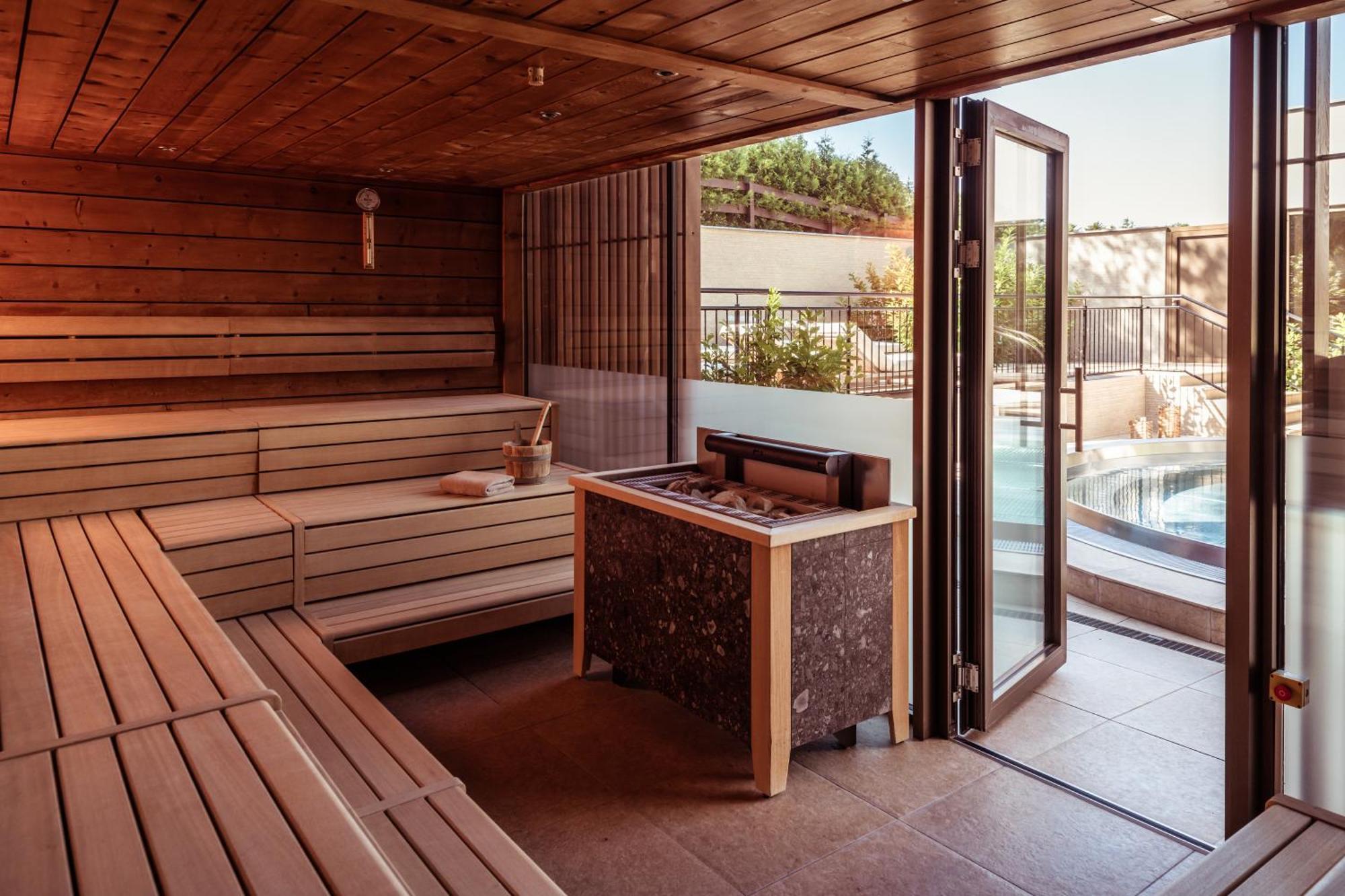 Falkensteiner Balance Resort Stegersbach - Adults Only 외부 사진 A Finnish sauna