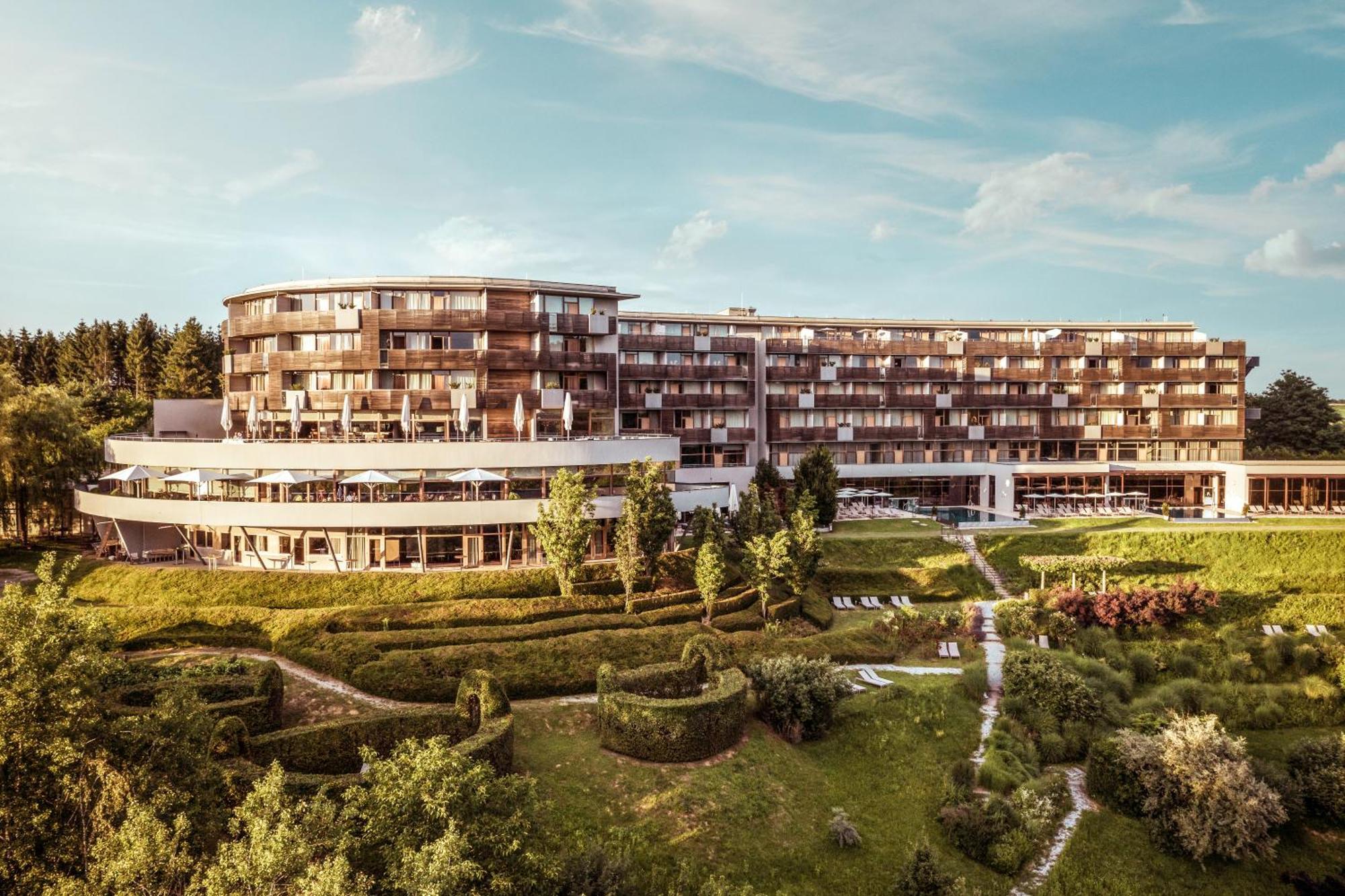 Falkensteiner Balance Resort Stegersbach - Adults Only 외부 사진 The new building of the University Hospital of Western Ontario