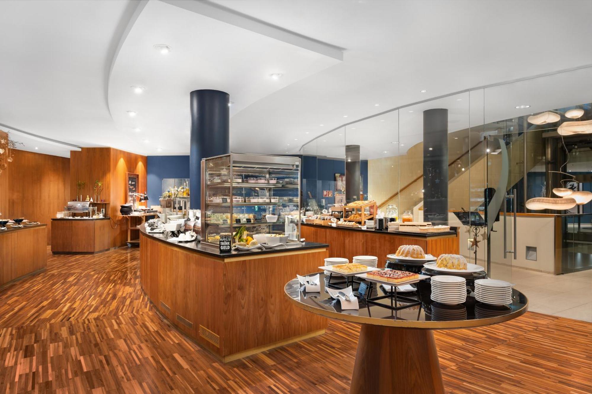 Falkensteiner Balance Resort Stegersbach - Adults Only 외부 사진 The lounge at the airport