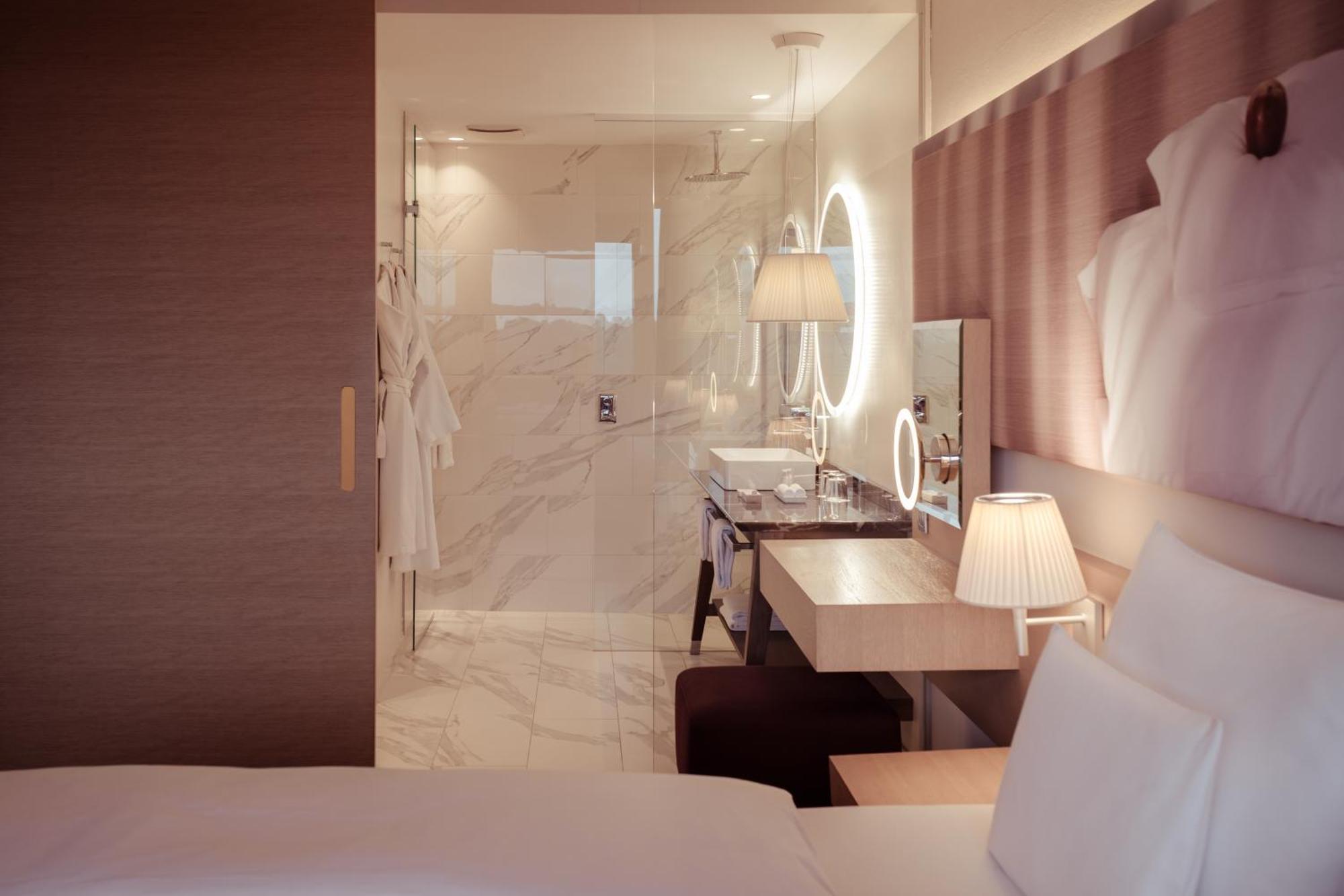 Falkensteiner Balance Resort Stegersbach - Adults Only 외부 사진 A bathroom at the Mandarin Oriental, Munich