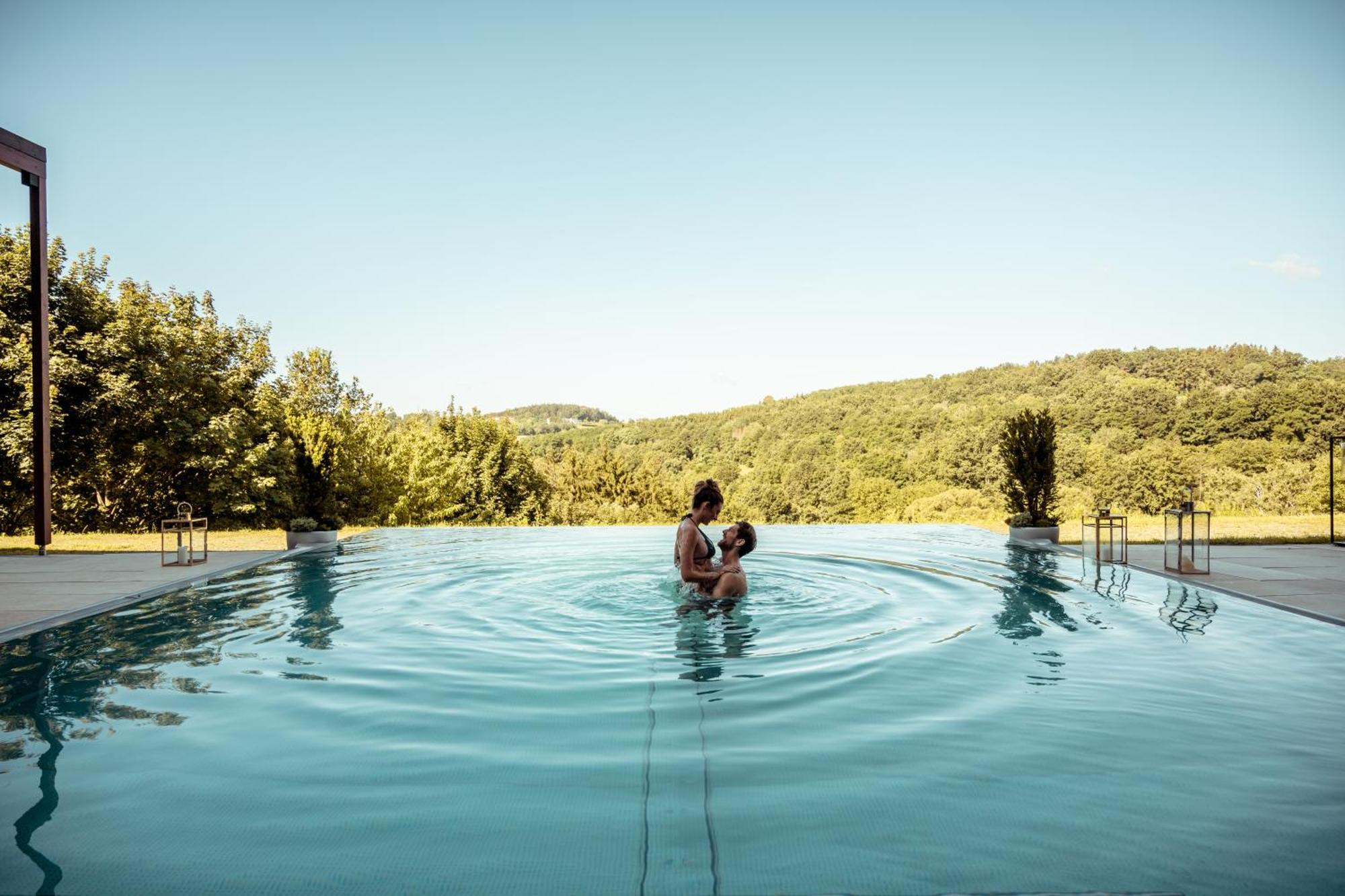 Falkensteiner Balance Resort Stegersbach - Adults Only 외부 사진 Infinity pool at the Hotel